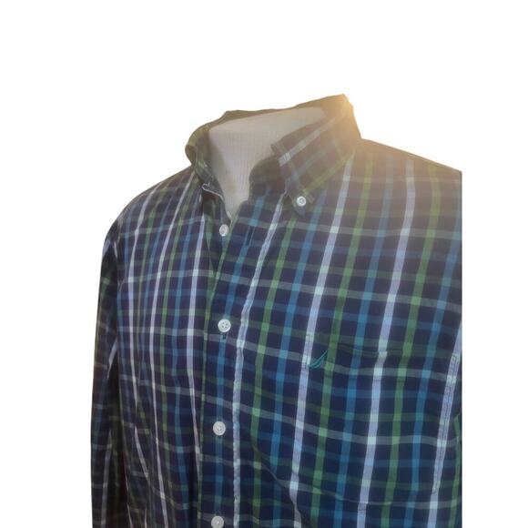 NAUTICA LONG SLEEVE BLUE GREEN PLAID BUTTON UP MENS SIZE XL - Picture 2 of 6